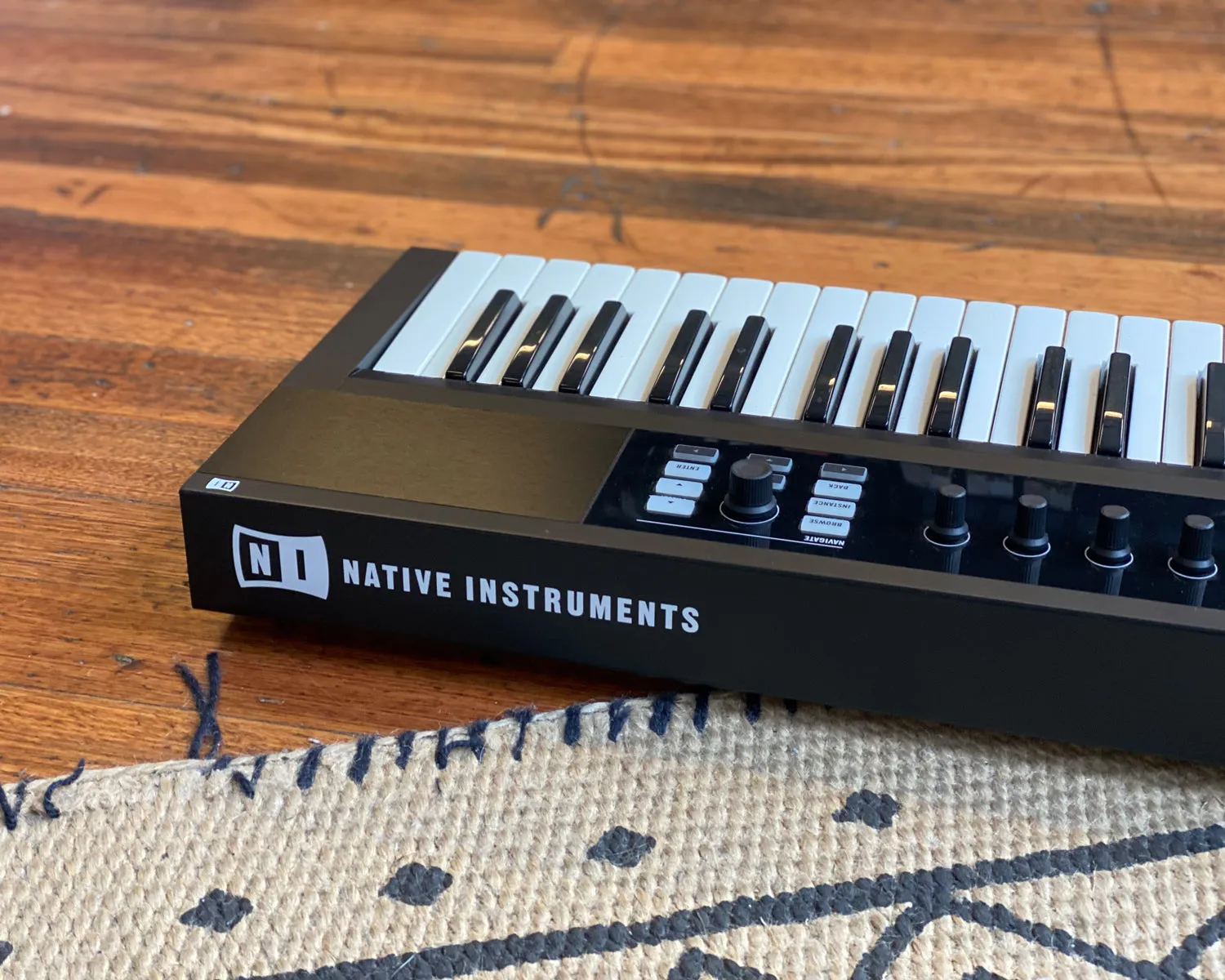 Native Instruments Kontrol S49 Mk1